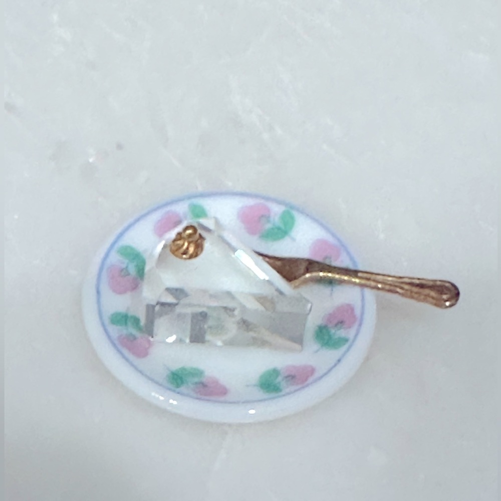 Swarovski Adorable Piece of Pie on Flowered Plate w Fork
